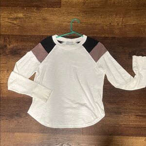 Evereve Black and Cream Long Sleeve Top